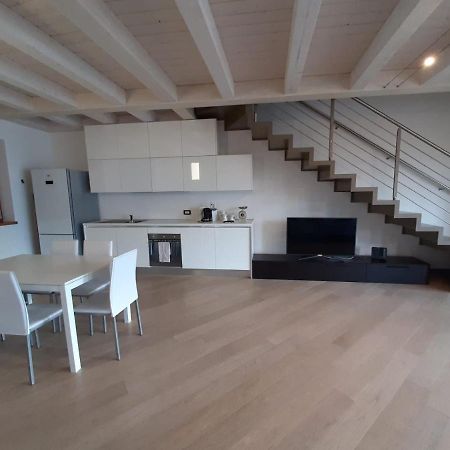 Bmp Apartment Deluxe 1 Jacuzzi Riscaldata Privata Vista Lago Di Garda 布雷佐内加尔达 外观 照片