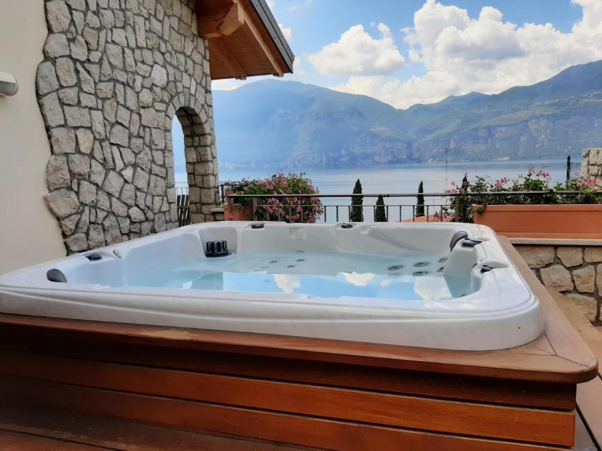 Bmp Apartment Deluxe 1 Jacuzzi Riscaldata Privata Vista Lago Di Garda 布雷佐内加尔达 外观 照片