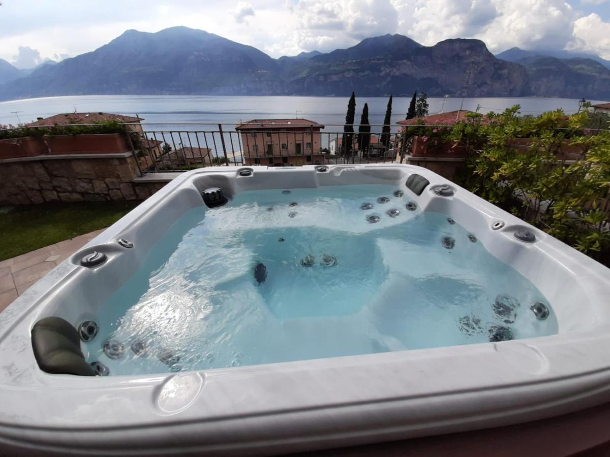 Bmp Apartment Deluxe 1 Jacuzzi Riscaldata Privata Vista Lago Di Garda 布雷佐内加尔达 外观 照片