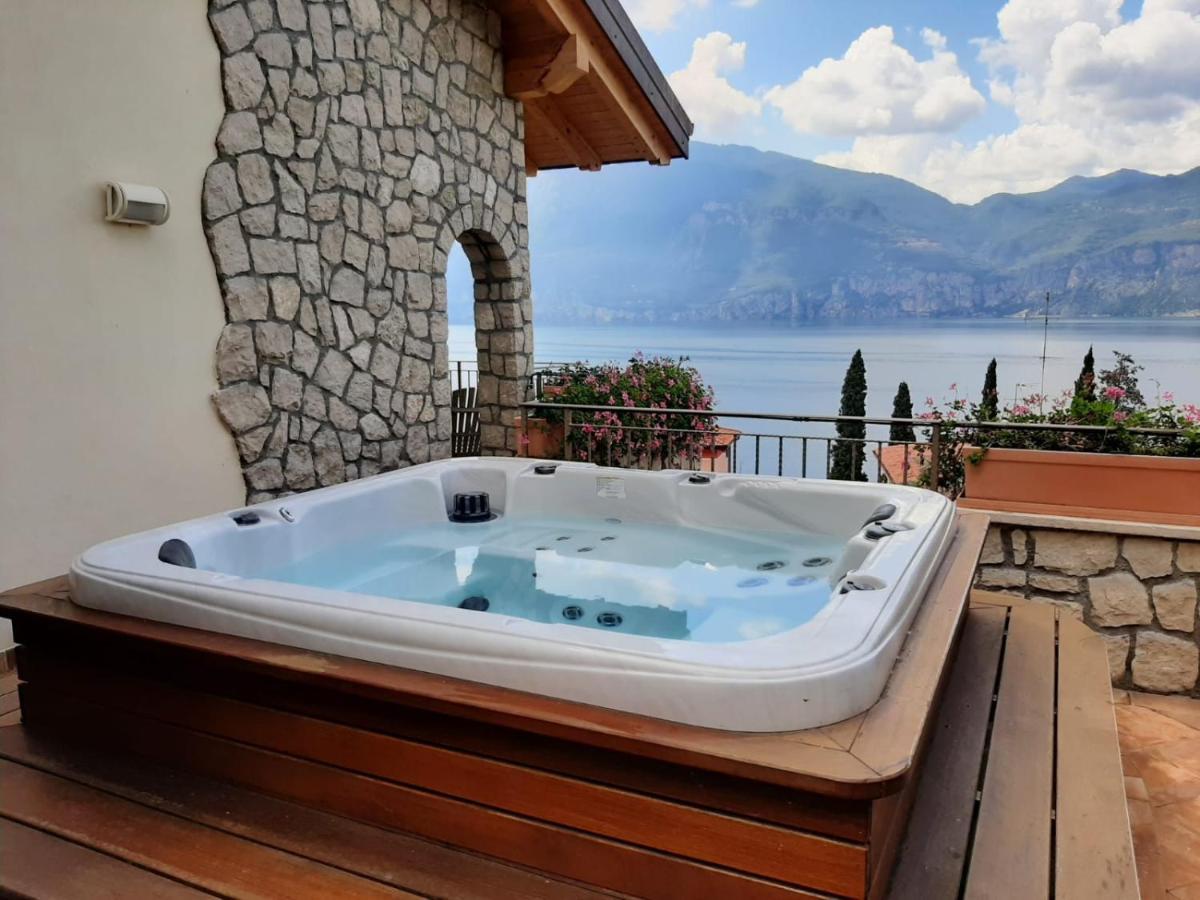 Bmp Apartment Deluxe 1 Jacuzzi Riscaldata Privata Vista Lago Di Garda 布雷佐内加尔达 外观 照片