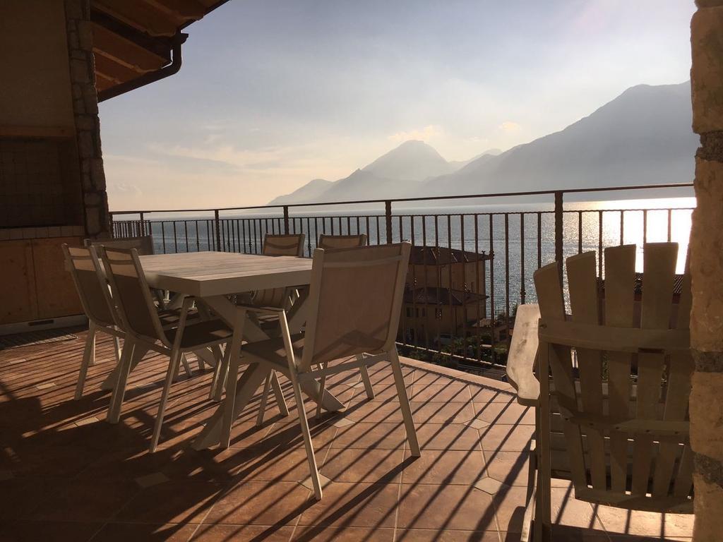 Bmp Apartment Deluxe 1 Jacuzzi Riscaldata Privata Vista Lago Di Garda 布雷佐内加尔达 外观 照片